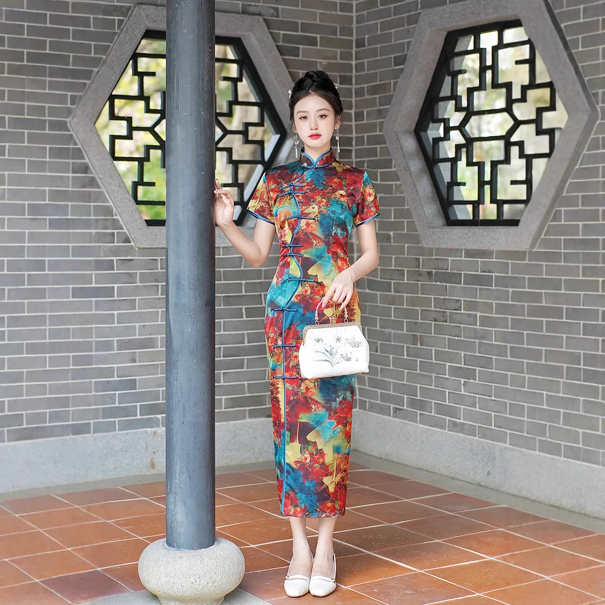 2025 Spring/Summer New Slimming Rayon Cheongsam Long Dress with Chinese Style and Retro Satin Qipao Style