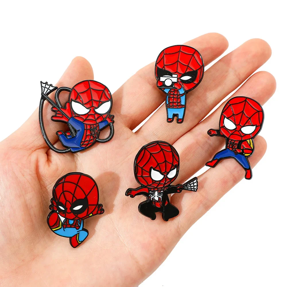 2025 Hot Spiderman Brooches Western Cartoon Creative Personality Spider-Man Metal Brooch Drop Oil Alloy Pin Accessories