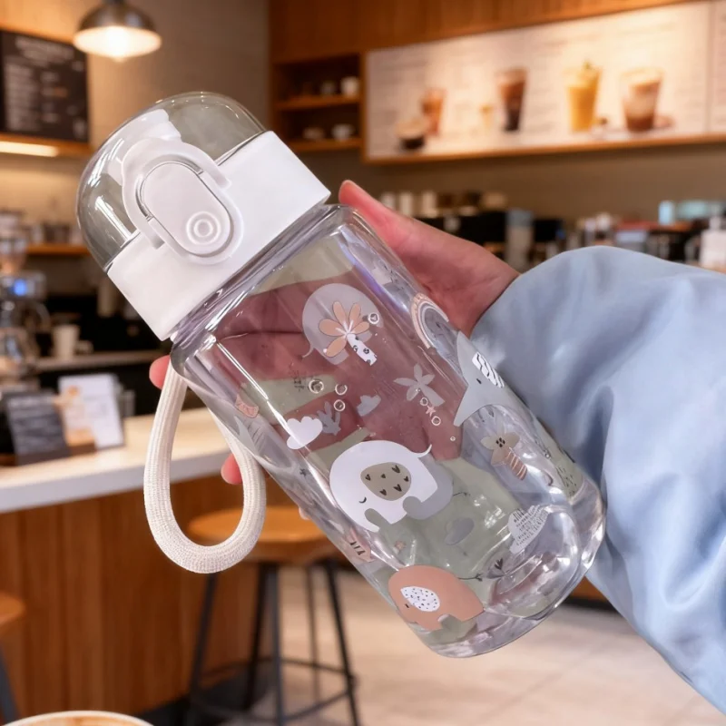 Butelka na wodę dla dzieci na lato, plastikowa butelka do picia dla uczniów, 550 ml, sportowa butelka na wodę, przenośna, odporna na upadki i szczelna.