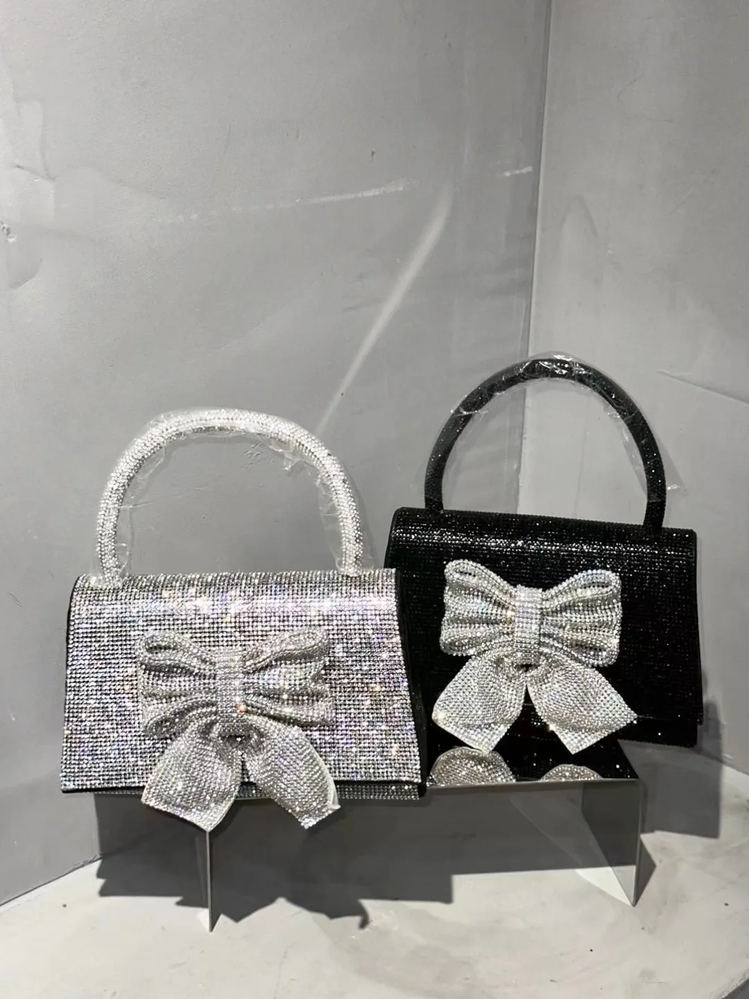 Borsa quadrata di lusso con nodo a fiocco Borsa da sera con diamanti con strass lucidi glitterati Borsa da donna Borsa a tracolla con pochette per