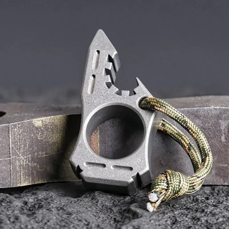 Titanium Alloy Outdoor Portable EDC Portable Keychain Bottle Opener Pendant Car Window Breaking Multi-purpose Tool