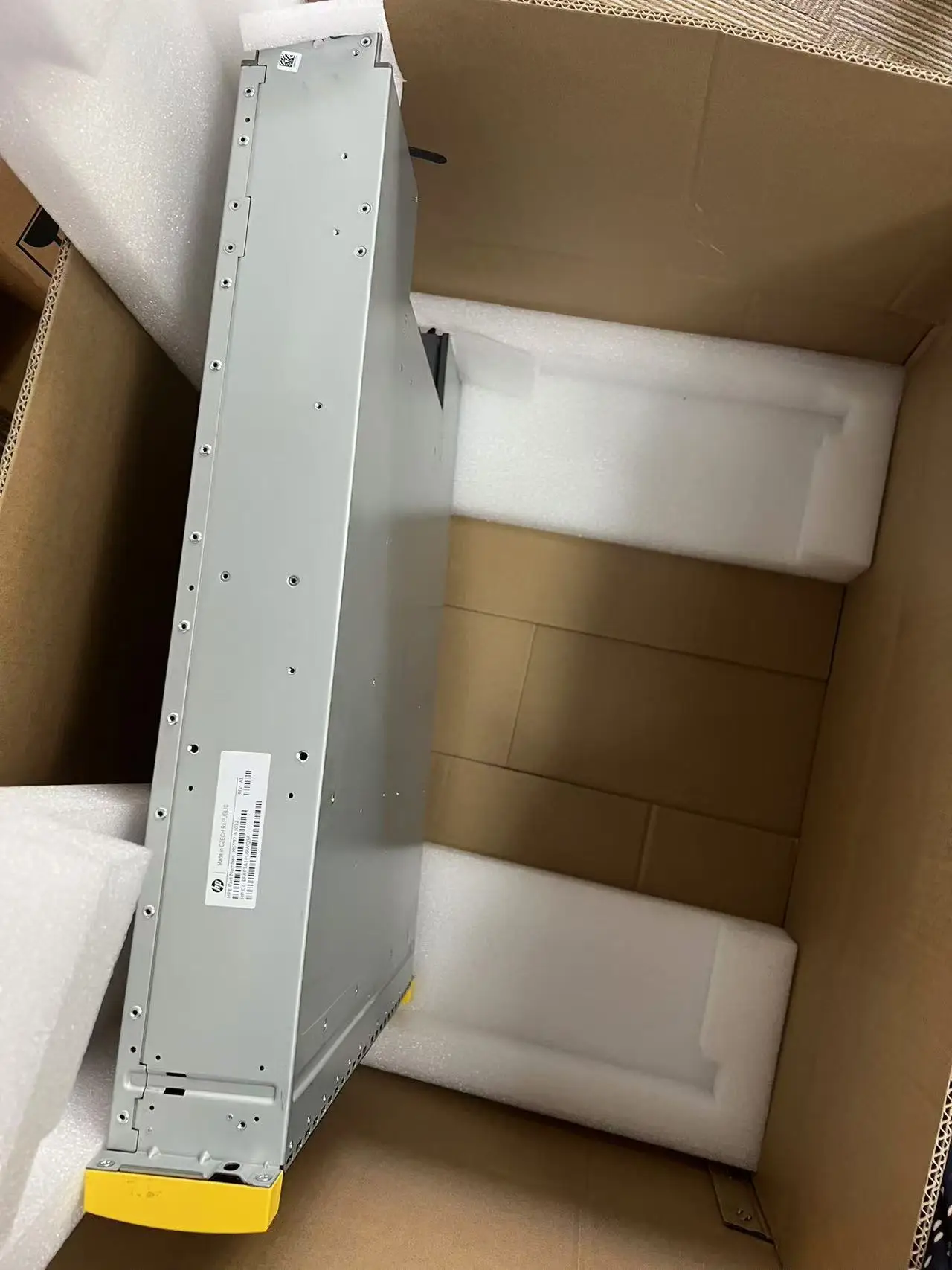 

StoreServ 8440 24xSFF Chassis - H6Y97-63012-CHASSIS