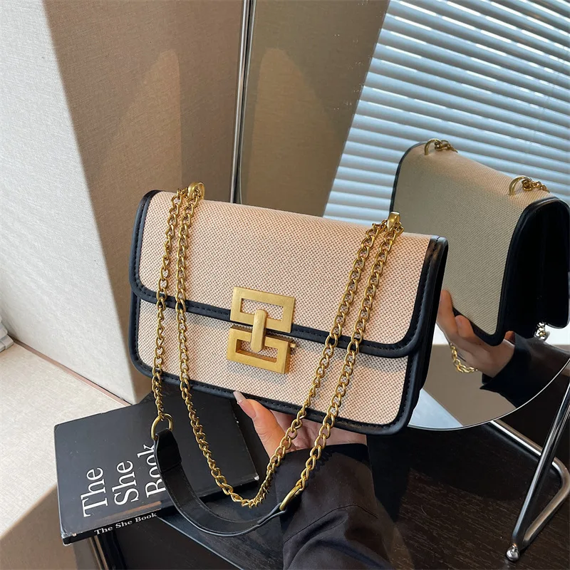 

Маленькая женская сумка с текстурой в иностранном стиле, новинка 2025, сумка-мессенджер с цепочкой и замком, маленькая квадратная сумка на одно плечо