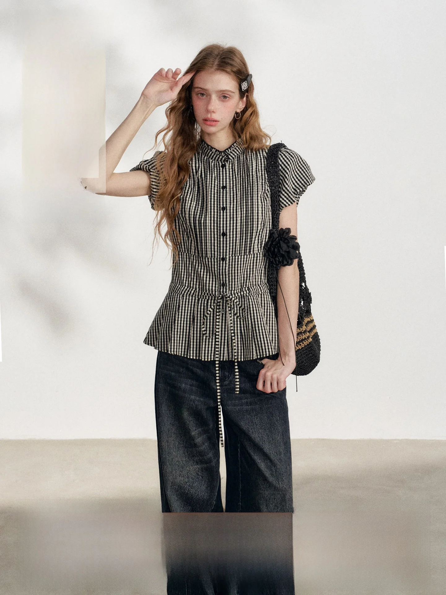 

New Empire2026 Summer Design Sensation Drawstring Neck Short Sleeve Black Shirt Women's Versatile Sweet Style Long Stripe