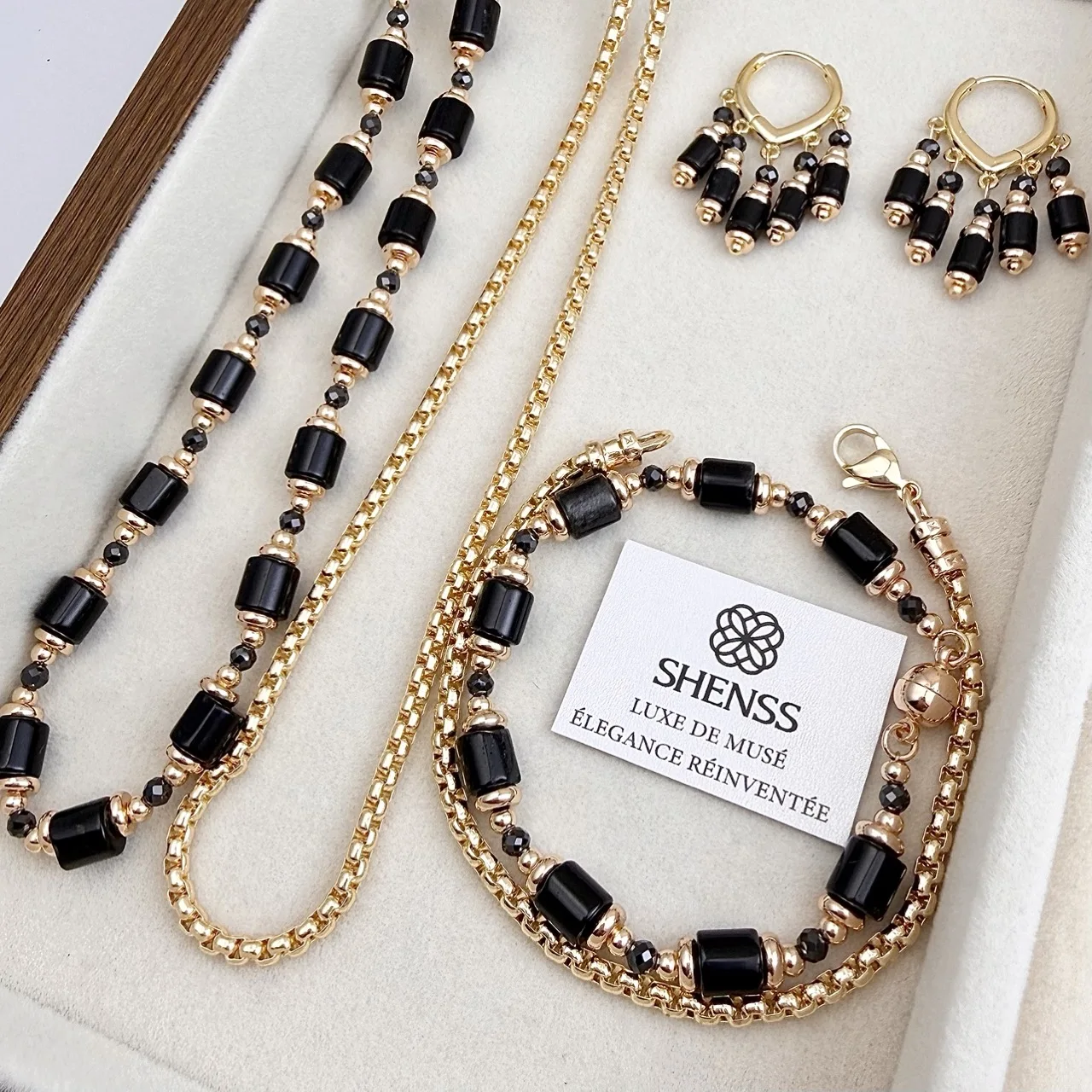 

Natural Black Stone & Metal Layered Jewelry Set Necklace Bracelet Earrings 5 Piece Set Minimalist High-End Versatile Accessories