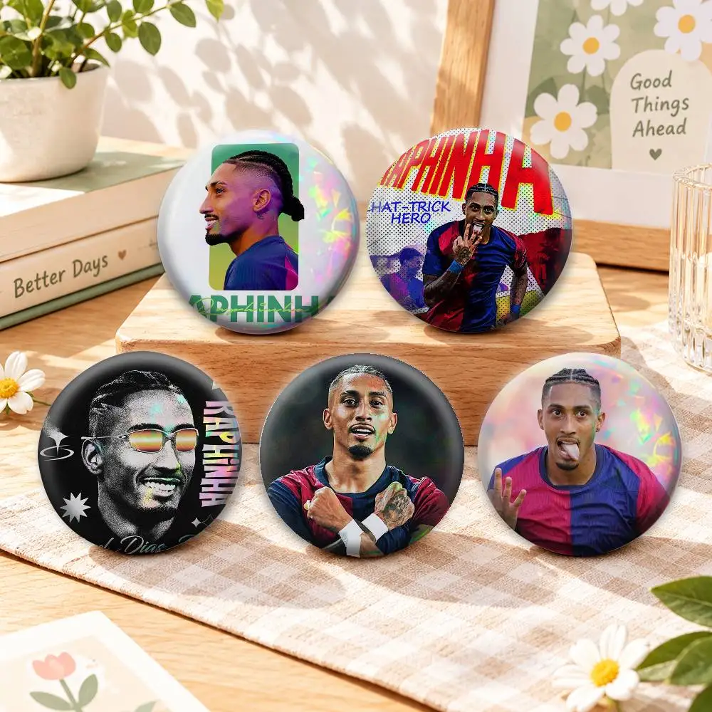 Brazil Football R-Raphinha Badges Creative Tinplate Button PinsBrooch Badge Clothes Backpack