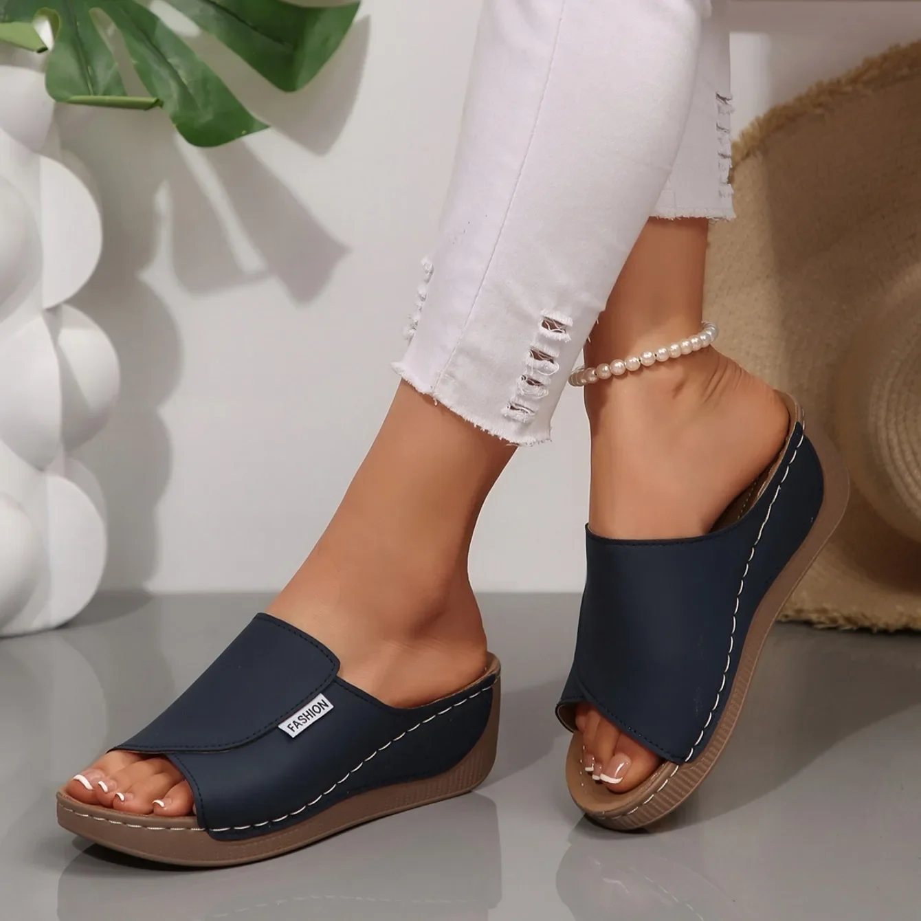 Damen Keilabsatz-Pantoletten Sommer 2025 – Neue modische offene Sandalen mit Schnalle, atmungsaktiv und bequem – Detail 10