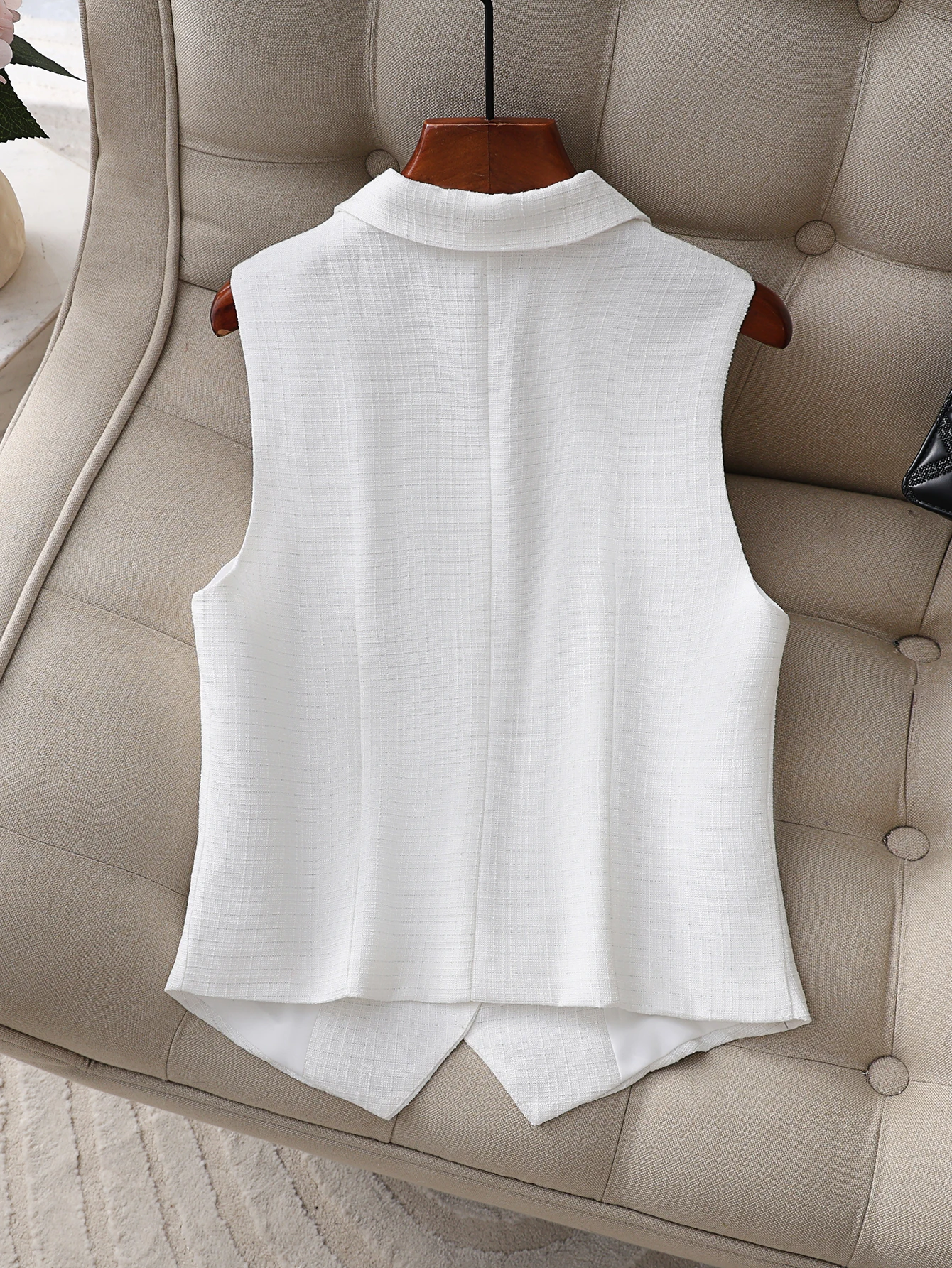 سترة تويد بيضاء أنيقة للنساء، سترة بدون أكمام على الطراز الكوري مع أزرار لؤلؤية أنيقة، بلوزة للسيدات للمكتب للربيع والصيف #2