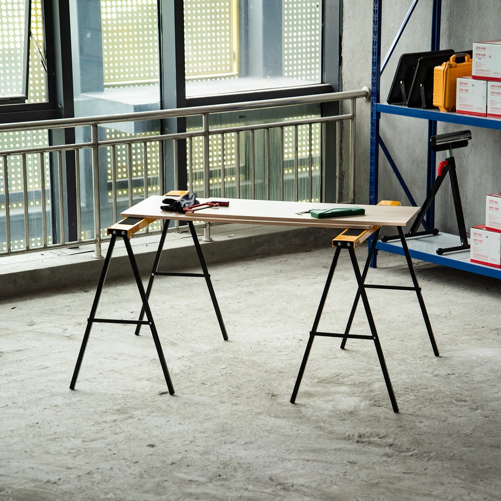 HOMCOM Werkbank, Steunpaal, Opklapbare Steun, Antislip, Staal, Oranje en Zwart, 99,5x50x78 cm, Draagvermogen 125 kg