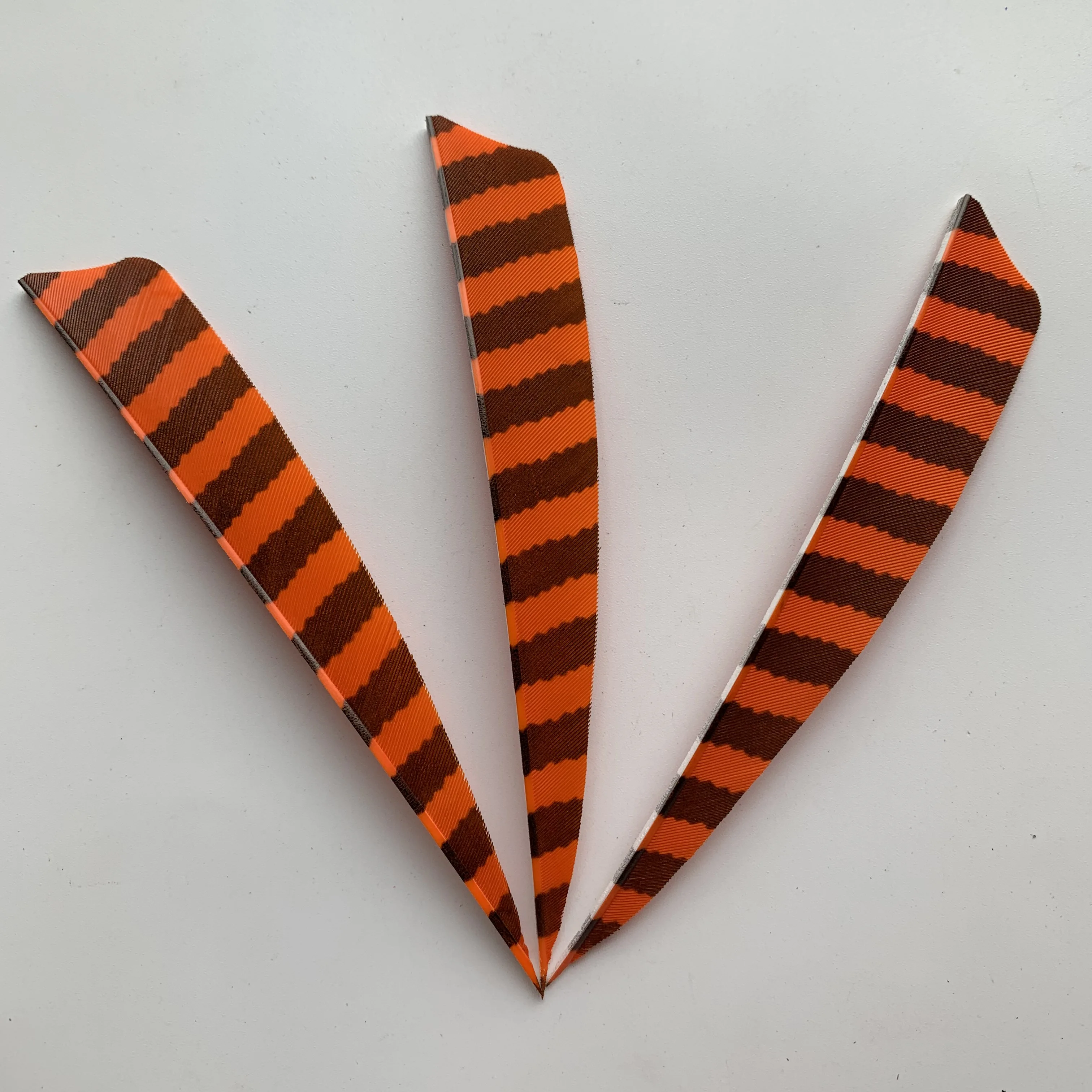 18 Stuks 5 "Oranje Gestreepte Schild Pijl Veren Fletchings Fletches Vanes Voor Jacht Doel Schieten Accessoires