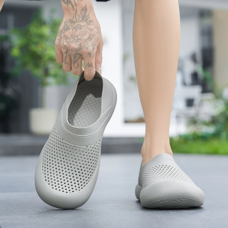 Summer New Men's and Women's Fashionable Hole Shoes 3D Printed Breathable Couple Sandals Outdoor Wide Toe Casual Beach Shoes