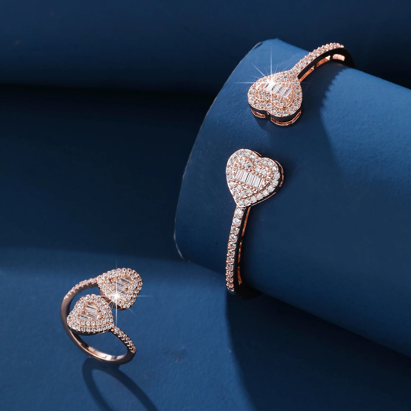 

2025 New Cubic Zirconia Heart-Shaped Bracelet Set for Women Office Parties Friend Gifts Jewelry Accessories