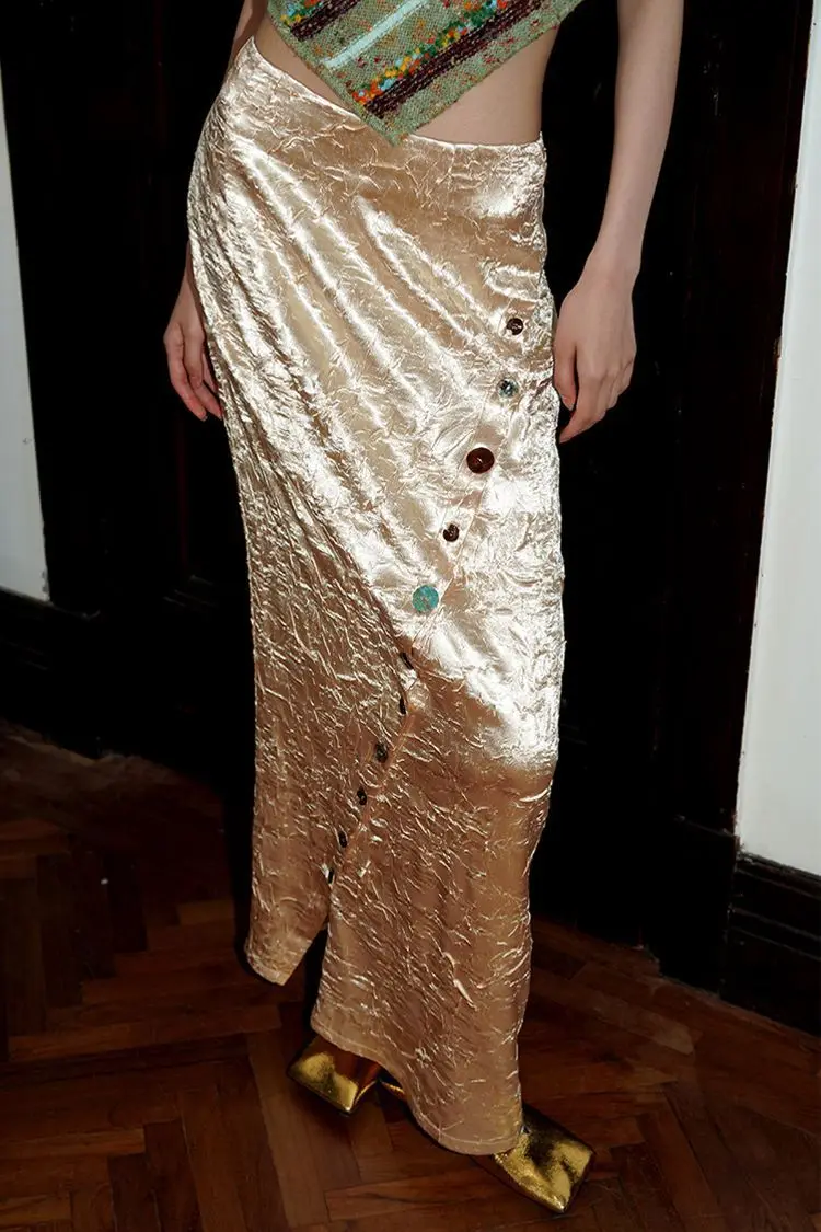 

2025 Plus Size Satin Pleated Maxi Skirt Women High Waist Draped Slant Hem Elegant Slim Fit Glossy Texture Trendy Curvy Fashion
