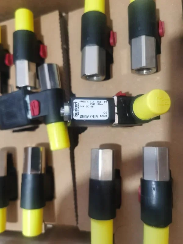 Original Baode b-urkert solenoid valve 6012 C 1.2 00427919 pneumatic solenoid valve with invoice.（1PC）