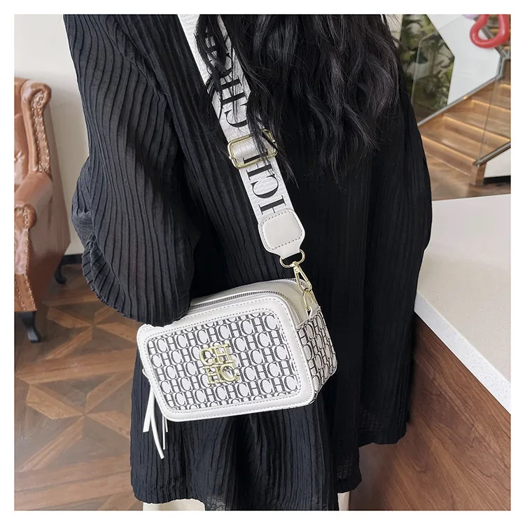 CH New Camera Bag Fashion Printed Small Square Bag Texture Wide Shoulder Strap Crossbody Bag Women's Versatile Contrast Color