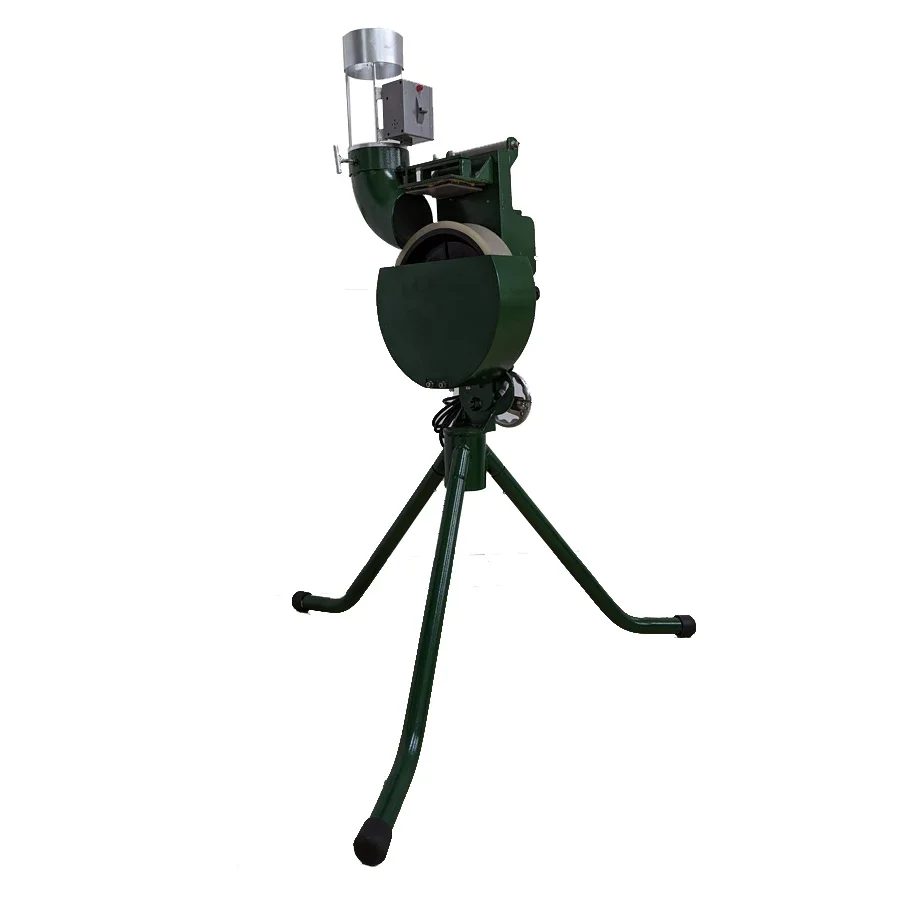 esercizio di battuta professionale per la lanciatrice combinata da baseball e softball