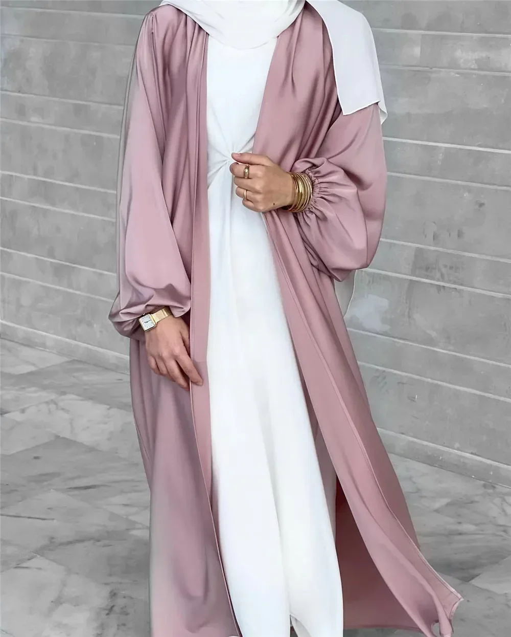 Imagem -03 - Abaya Cetim Aberto para Mulheres Kimono Abayas Dubai Abayas Manga Bolha Vestido Hijab Muçulmano Liso Roupa Moesta do Islã Robe Kaftan Nova Chegada Turquia