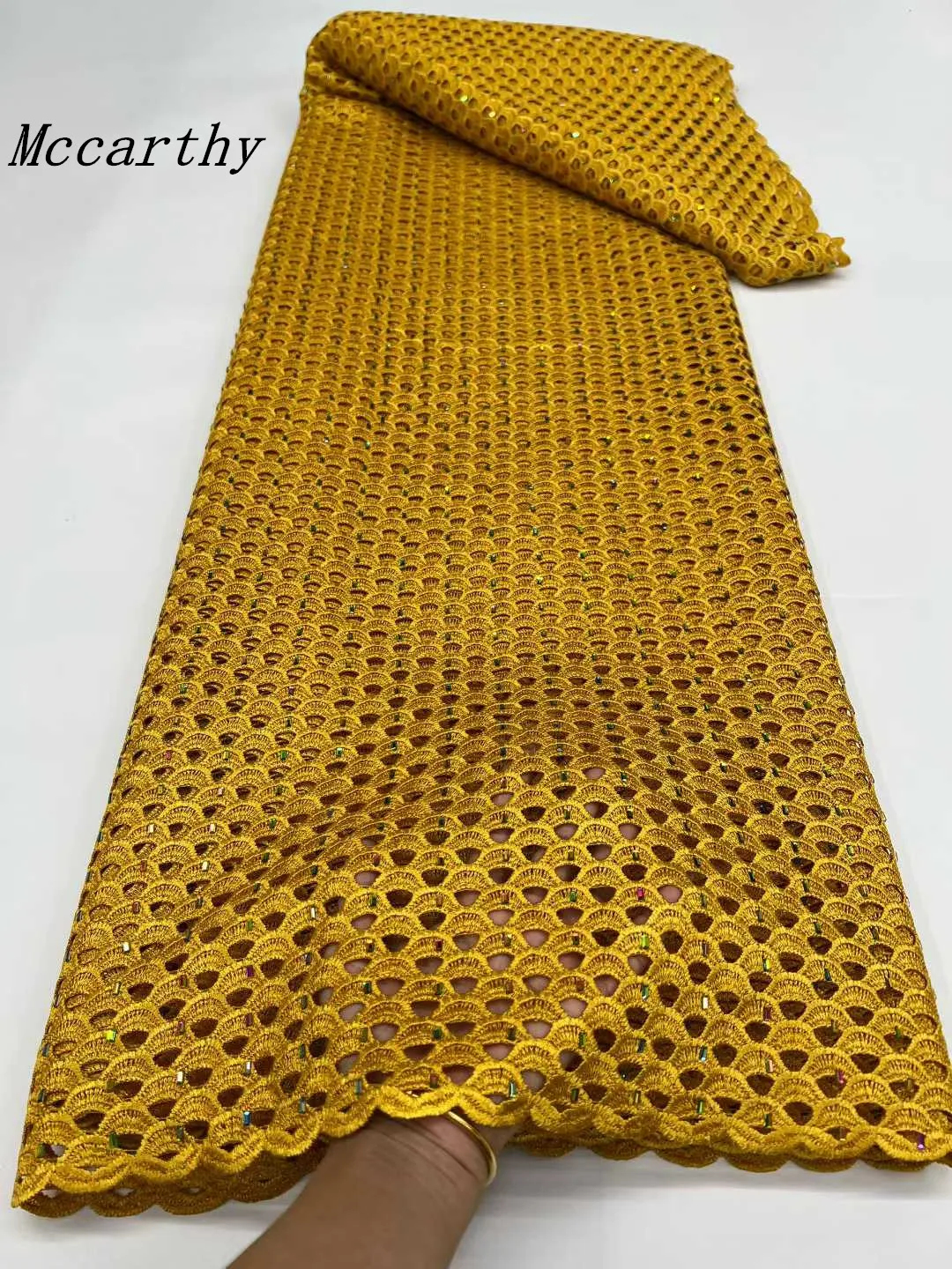 

Африканская молочная шелковая ткань с водорастворимым кружевом 2025 Высококачественная нигерийская сетчатая кружевная ткань с камнями молочного шелка для свадебного платья