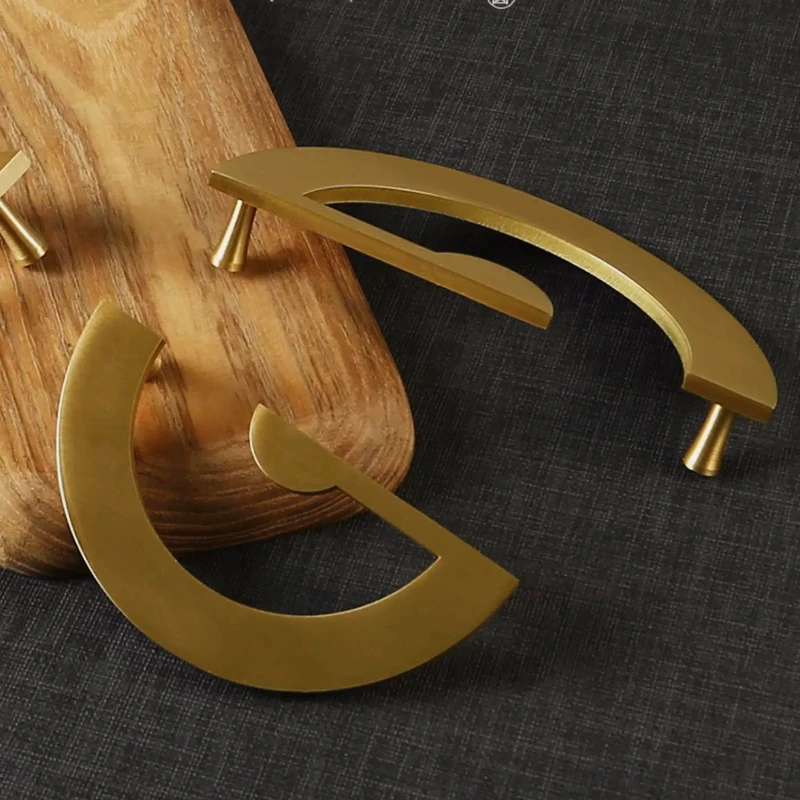 Round Brass Cabinet Pull Antique Style Circular Drawer Handle for Wardrobe Wine Cabinet & Dresser Solid Metal Knob for Furniture
