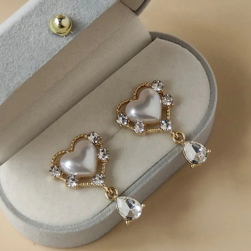 New Exquisite Women's Heart Shaped Imitation Pearl Earrings Golden Water Drop Zircon Eternal Wedding Dress Elegant Charm Jewelry
