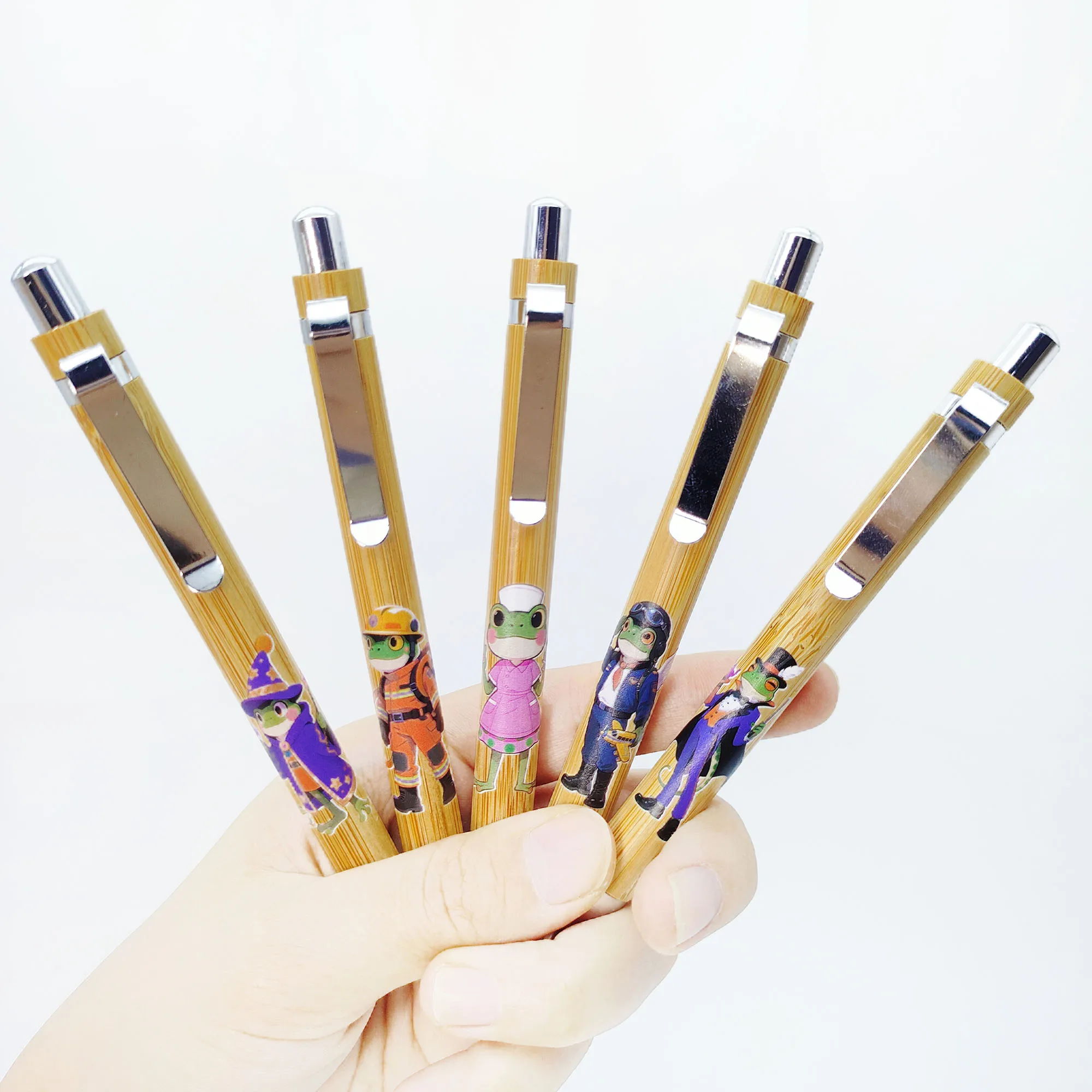 

7pcs/14pcs Creative Frog Shaped Ballpoint Pen Frog Professional Dress Ballpoint Pen Student Writing Gift Pen.