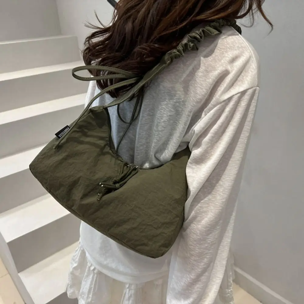 

Stylish Lightweight Pleated Dumpling Bag Versatile Nylon Drawstring Bag Large Capacity Casual Women's Shoulder Bag Handbag