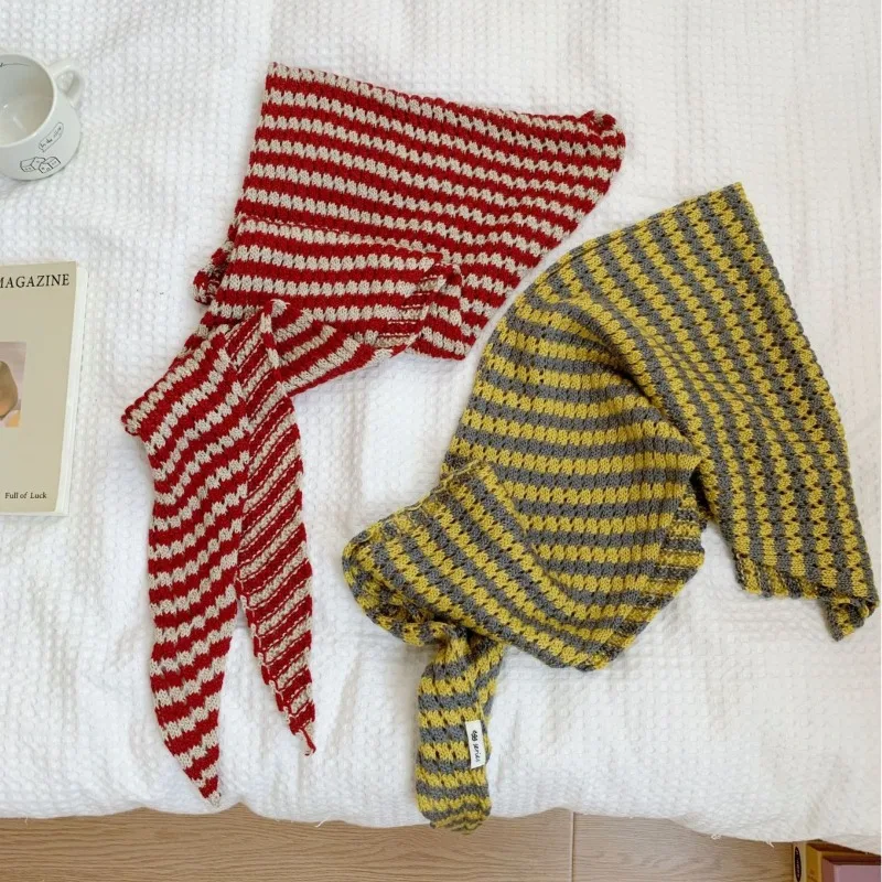 Koreanischer Ins-Stil, gestreifter, hohler, dreieckiger Strickschal, Herbst- und Winter-Neuheit, modischer, warmer Nackenschutzschal für Damen – Detail 3
