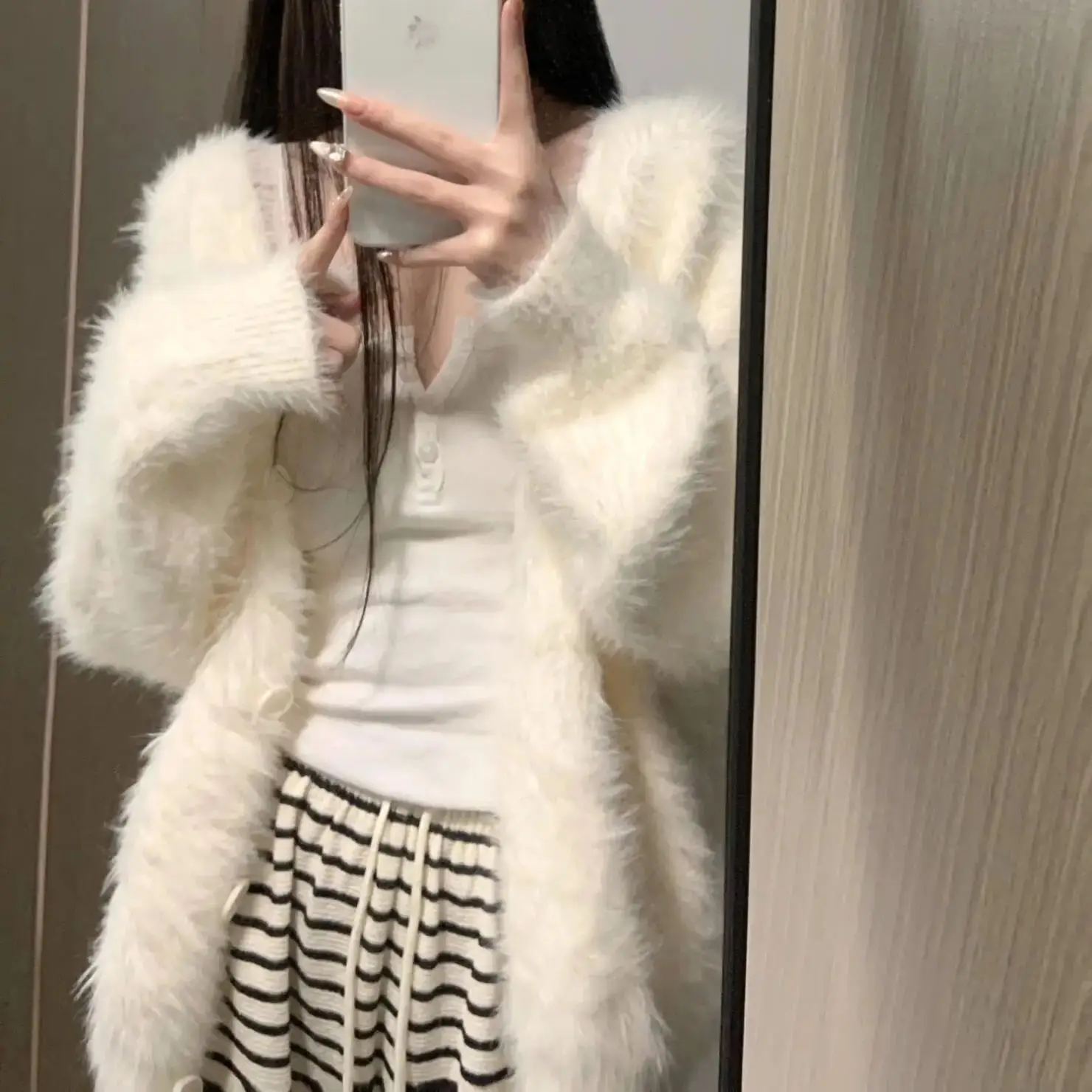 Advanced and Lazy Style White Mink fur Sweater Cardigan Jacket for Women\'s 2024 Autumn and Winter New Loose and Knitted Sweater