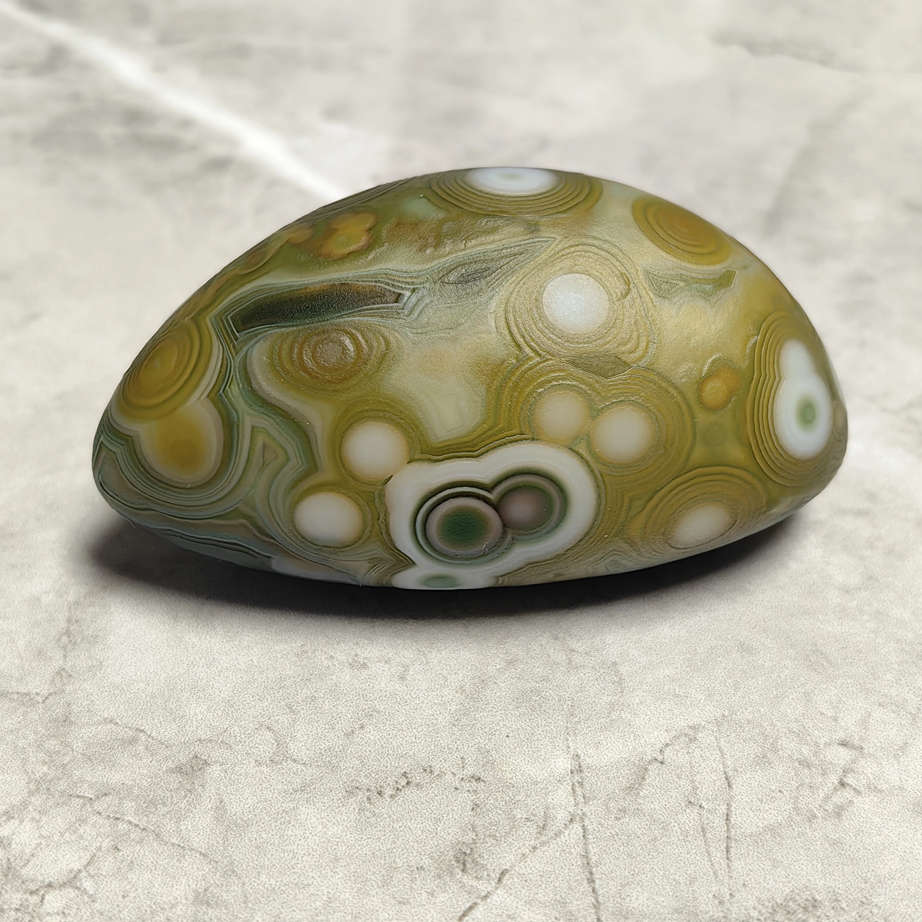 Pure Natural Gobi Texture Eye  Agate Palm Stones with The 8 Character Pattern Symbolizing Wealth Home & Office DIY Decoration