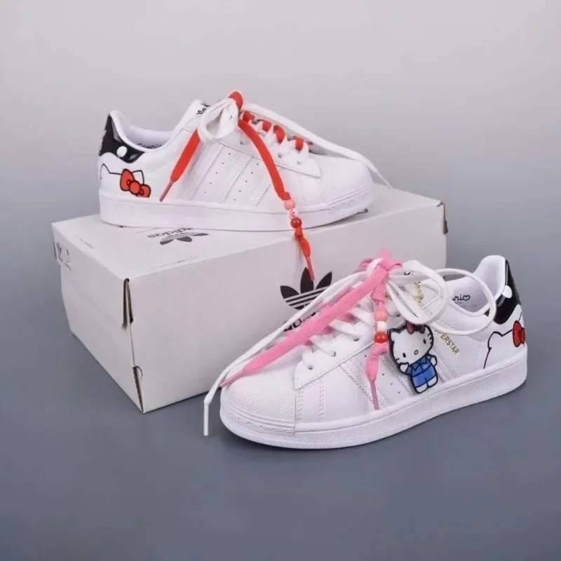 Sanrio-Zapatillas deportivas de dibujos animados Kawaii para estudiantes, zapatos blancos informales versátiles personalizados, cómodos, regalo de otoño e invierno