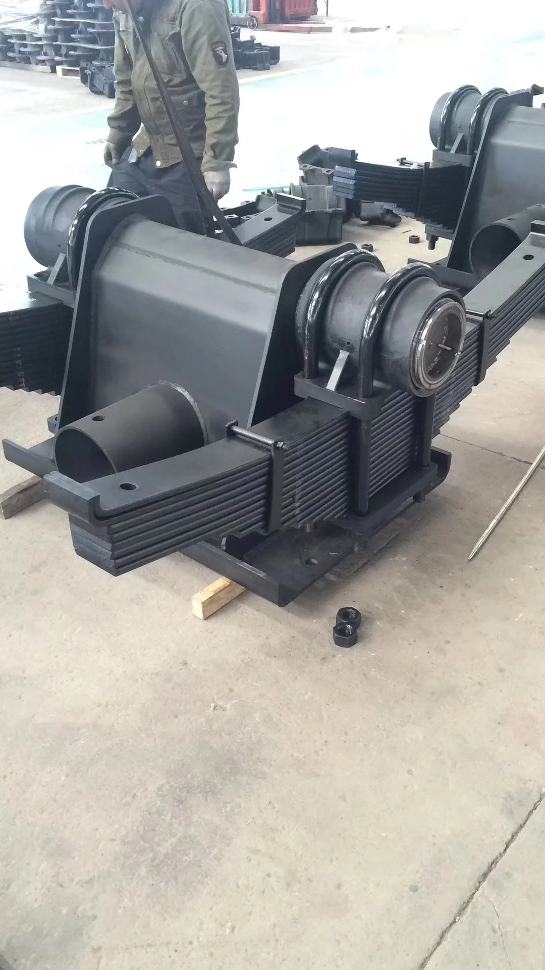 32T New Bogie Suspension with 2 BPW Axle 16T Semi Trailer Axle Trailerparts & Accessories