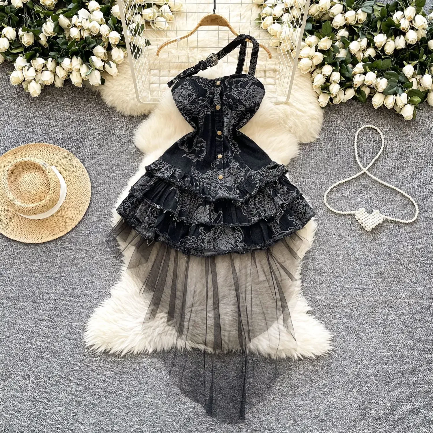 

Spice Girl Style Denim Strapless Dress. Ladies Summer New Retro Drag Tail Design Fried Street Puffy Sexy Slim-fie Short Dress