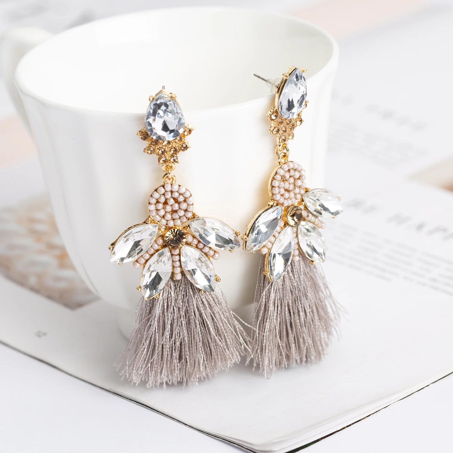 Bohemian Bee Design Long Thread Tassel Drop Earrings for Women Girls Fashion Deliate Bead Handmade Earring Holiday Jewelry Gift