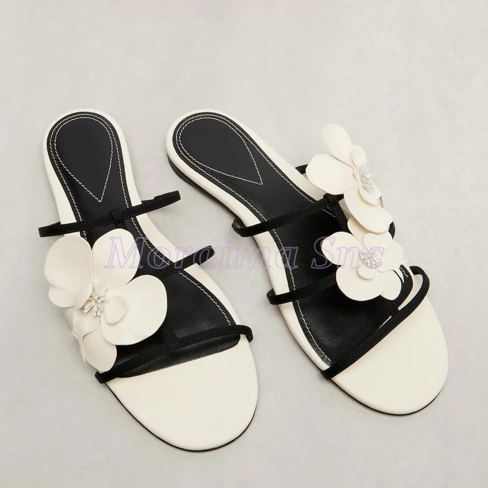 

2025 Newest Asymmetric Flower Flat With Sandals Round Open Toe Slip On Fashion Women's Summer Slippers Black White Mixed Colors