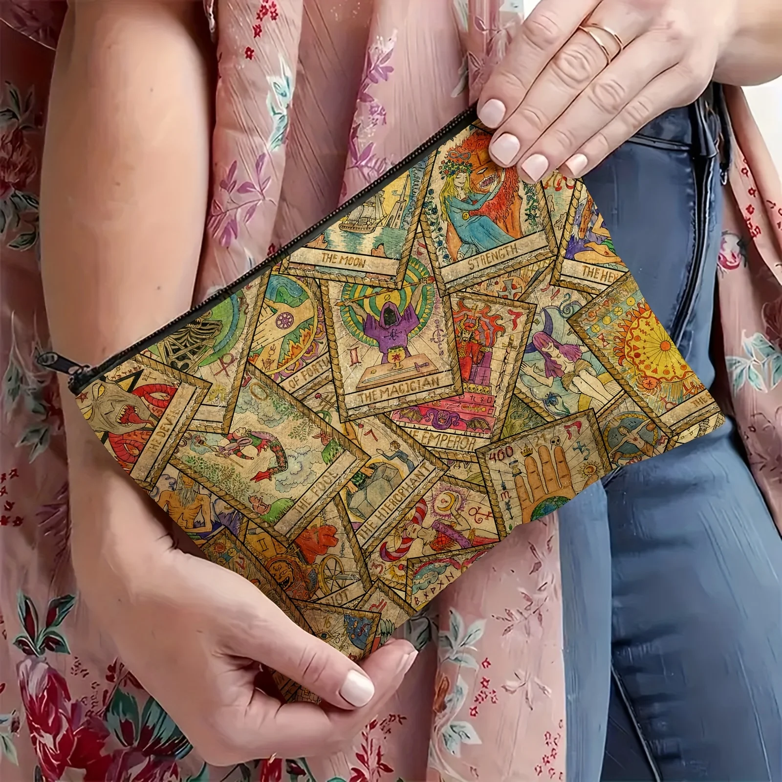 Make-up-Tasche im Tarot-Karten-Design mit T-Bodenverschluss – lebendige astrologische Symbole und okkulte Kunst, Geschenk für Tarot-Leser