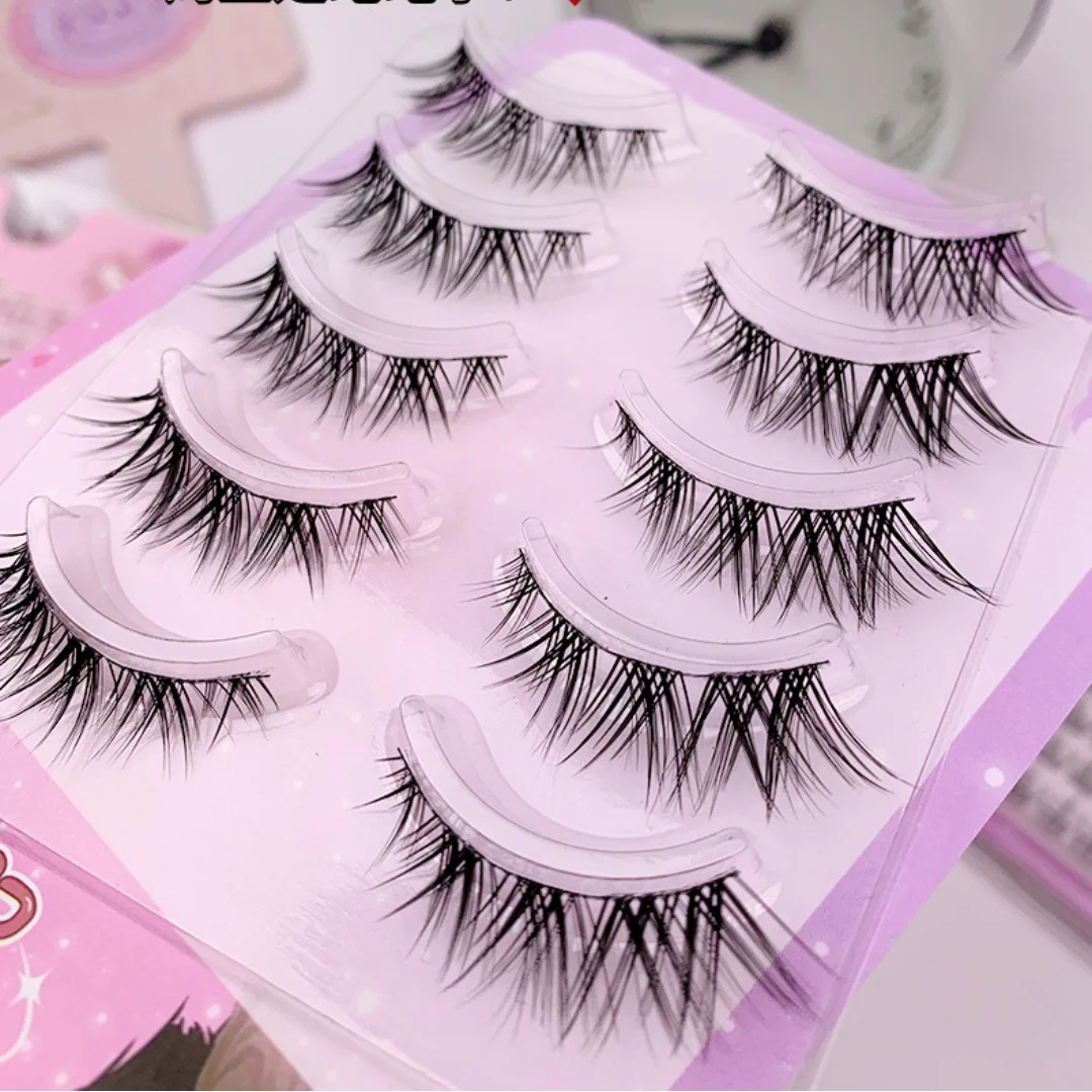 High quality one piece fake eyelashes, with a strong and natural manga feel, and a simulated eye tail that lengthens eyelashes