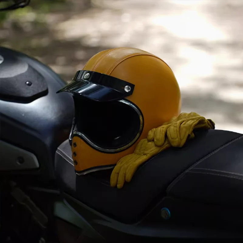 

High Quality Vintage Yellow Economical Fiberglass Full Face Helmet Lightweight Protection for Everyday Use DOT Approved