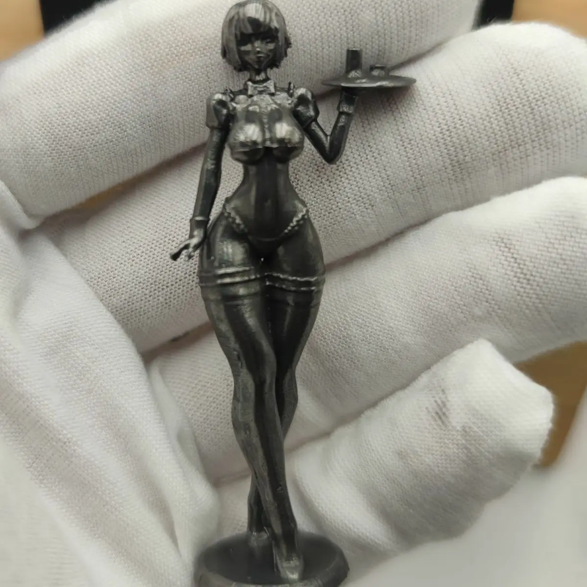 

2,7 "латунное старое трехточечное бикини официантки, ручная модель, коллекция, хорошая художественная работа