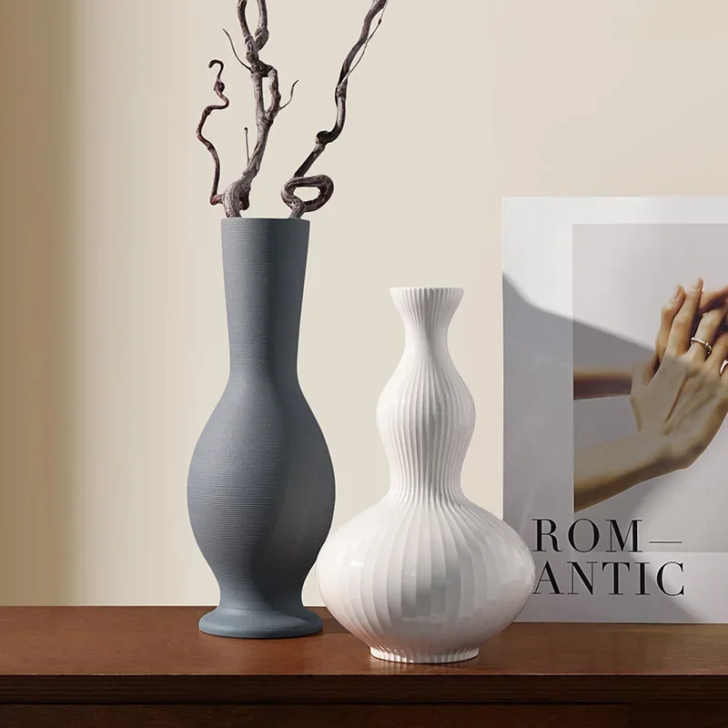 Vintage Ceramic Vase Ornament: Classic Chinese Style,Elegant Living Room,High-End Jingdezhen,Dried Flowers,Zen-Inspired Vase