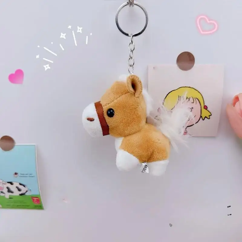 พวงกุญแจตุ๊กตาโพนี่น่ารัก 1 ชิ้น ของตกแต่งกระเป๋าเป้ ตุ๊กตาลูกม้า ของขวัญเสริมโชคดีสำหรับเด็กในปีนักษัตรม้า