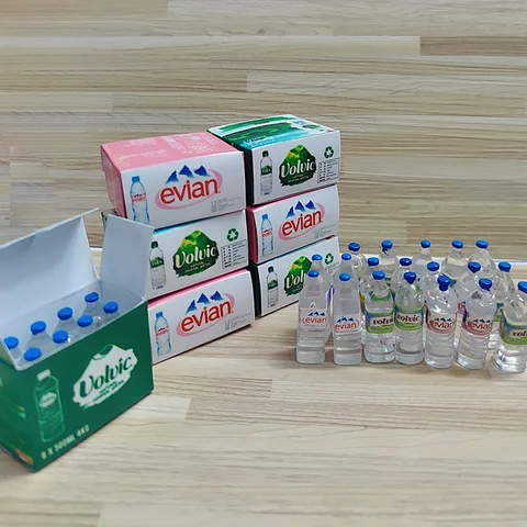 Миниатюра бутылки с минеральной водой для кукольного домика
