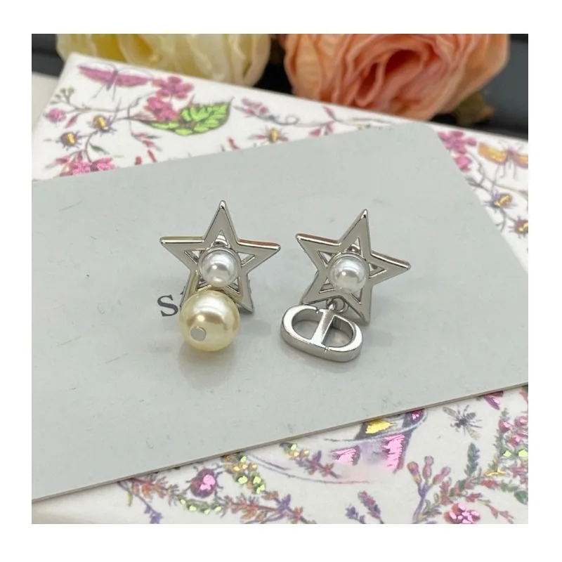 

New Pearl Star Stud Earrings Women's Silver Needle High-end Light Luxury Versatile Pig Nose Earrings