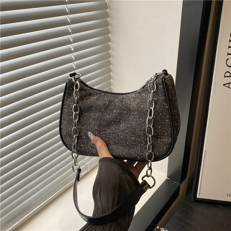 

2025 Summer Solid Color Underarm Bag Minimalist Chain Strap Shoulder Purse for Women Chic Crossbody Bag Fashion Day-to-Night Bag