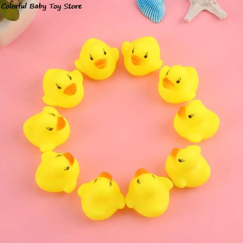 12 Buah Lucu Mini Warna-warni Karet Mengambang Melengking Suara Bebek Mainan Mandi Bayi Kamar Mandi Kolam Air Mainan Lucu untuk Hadiah Anak Perempuan Laki-laki