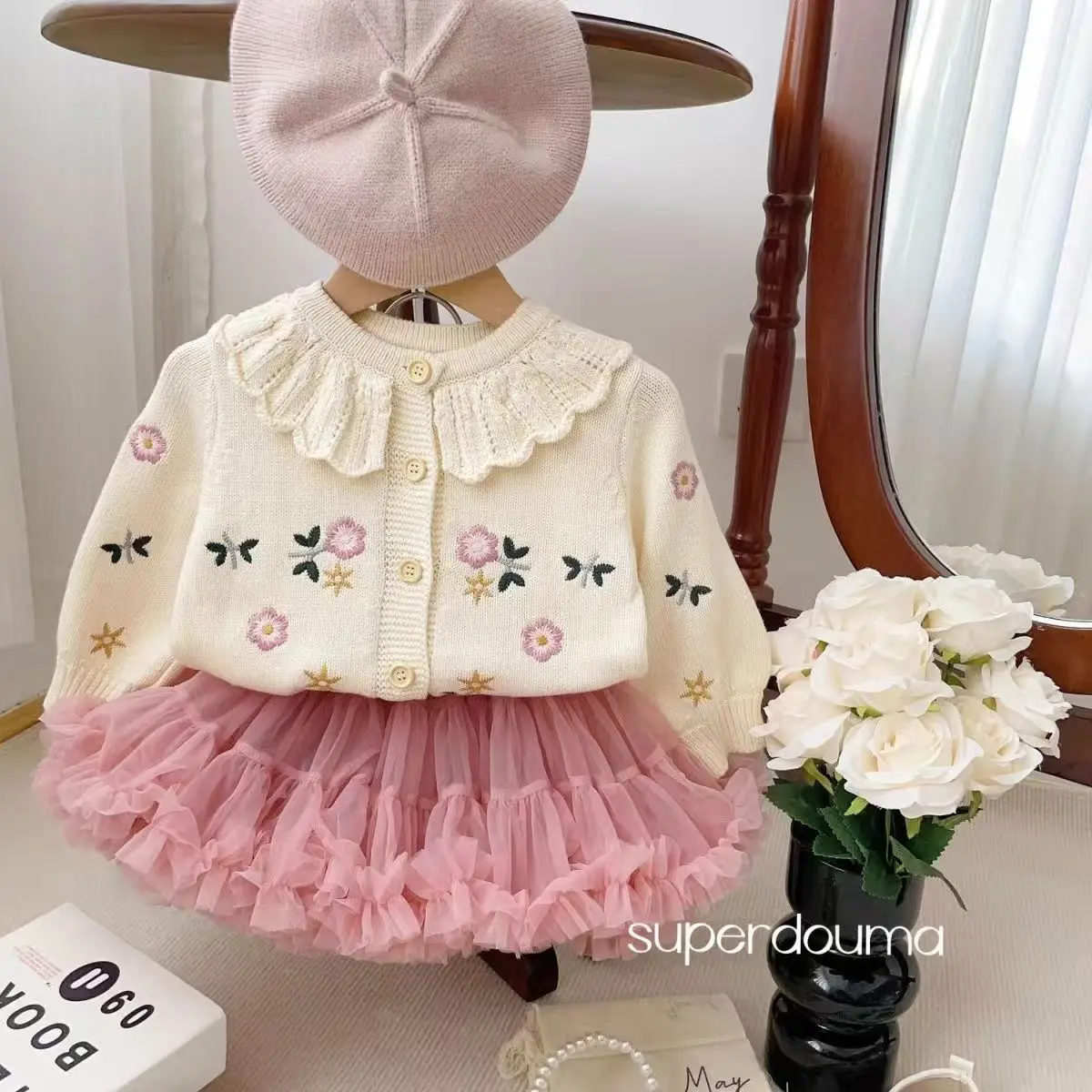 

Girl Baby Embroidered Doll Collar with Velvet Coat 2025 New Style Girl Autumn And Winter Cute Cardigan 80-120CM