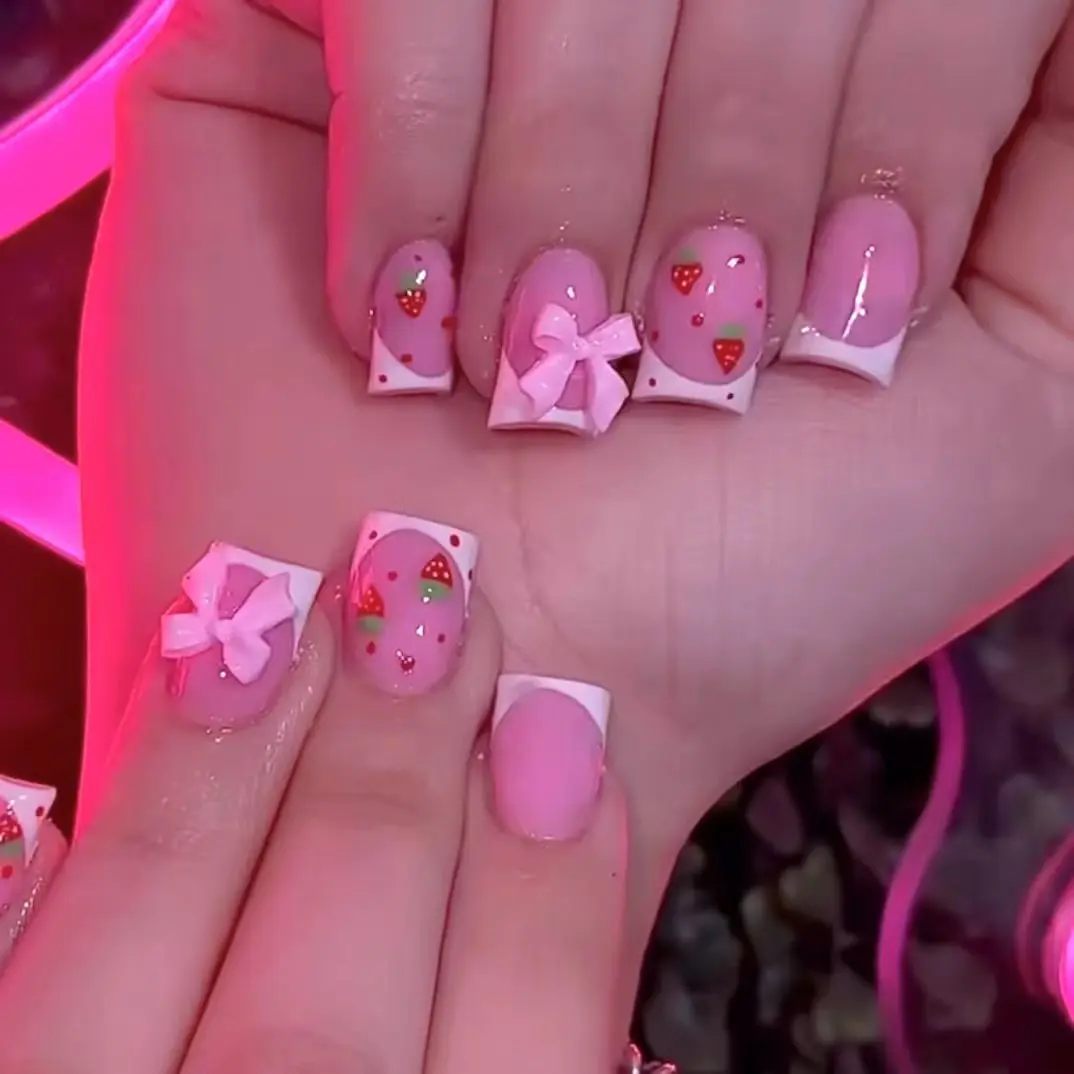 24 pçs vermelho morango projetos dicas de unhas falsas 3d bowknots decoração branco estilo francês imprensa em unhas rosa brilhante europeu unhas falsas