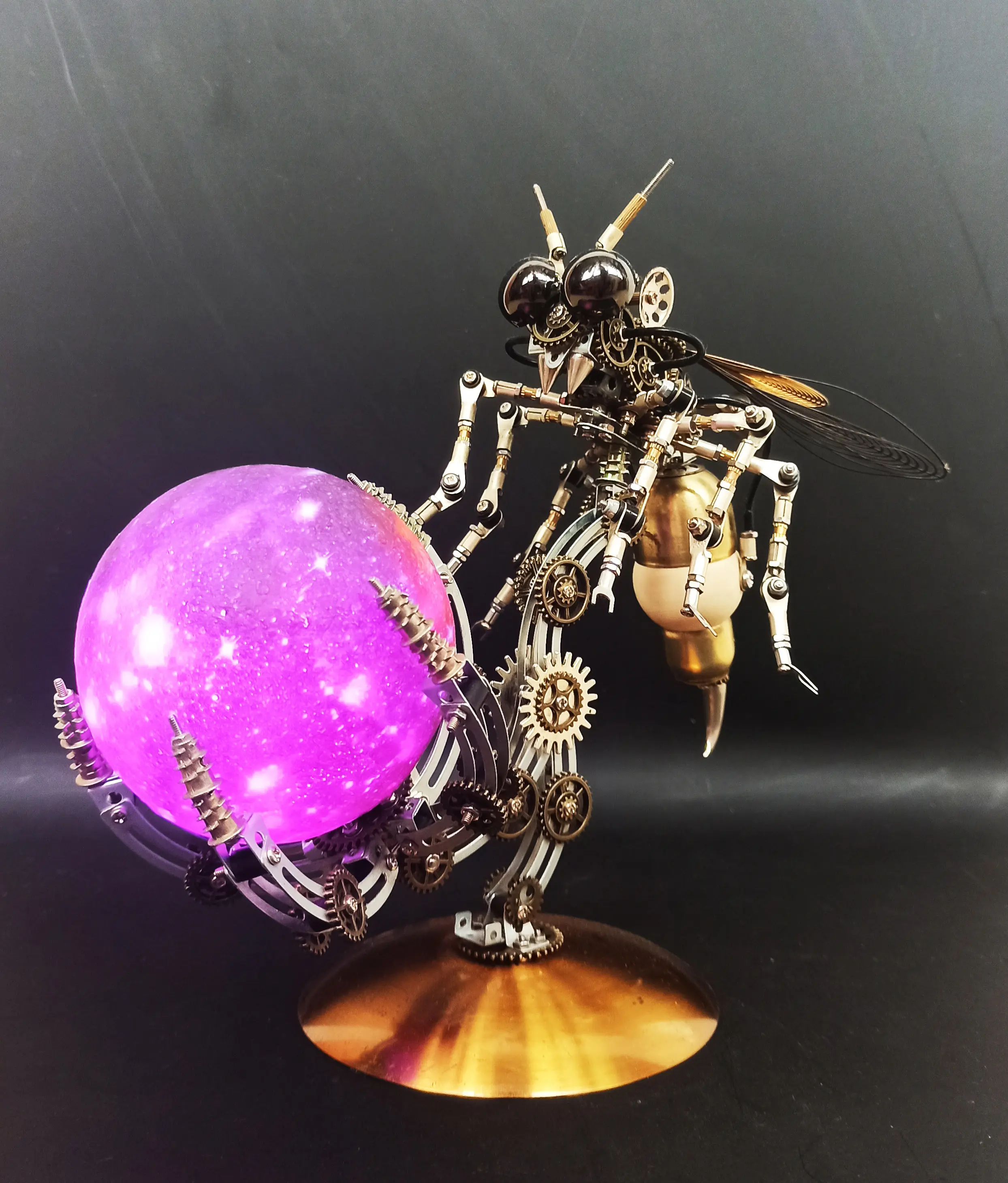 Metal model spiders assemble precision machinery, difficult manual ornaments mechanical insects