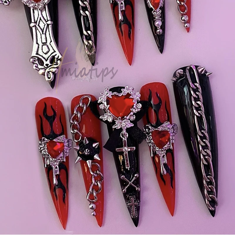 10pcs cuore Nail Charms strass Charms 3D metallo Nail Gems gioielli Crystal Punk Heart accessori per Manicure