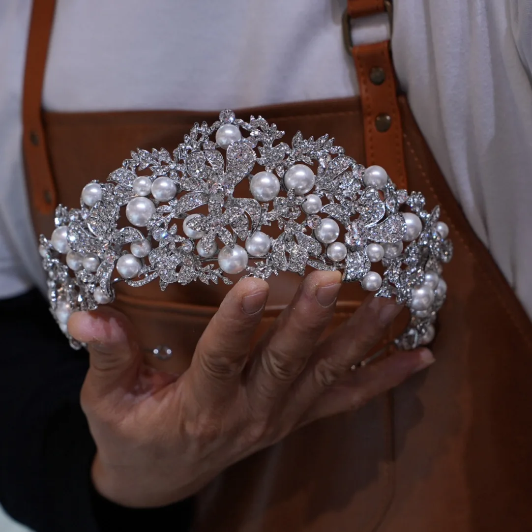 عظيم خمر الزركون كريستال الزفاف عقال مساء يترك تصميم الزفاف التيجان وصيفه الشرف الشعر التبعي للعرائس