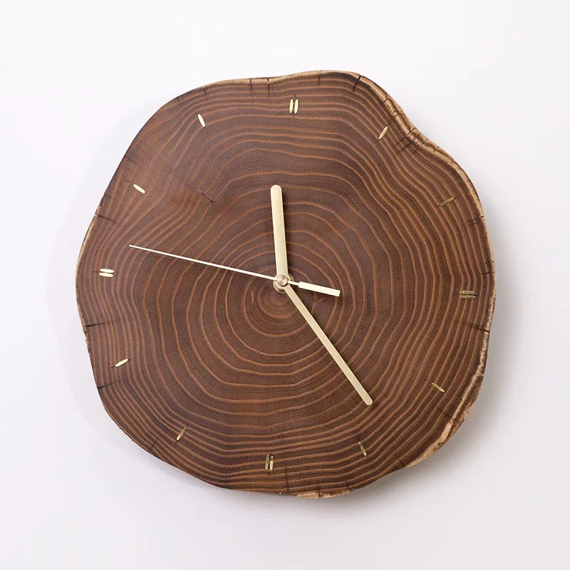 Log wall clock clock wall hanging modern simple bedroom living room B & B wabi sabi retro solid wood clock silent design